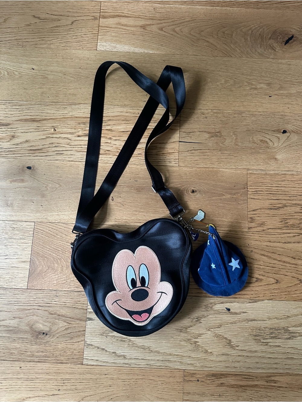 Harveys Disney X Sorcerer Mickey Mouse Convertible Crossbody/Shoulder Bag